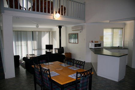 Walpole Bayside Villas - Accommodation Coffs Harbour 2