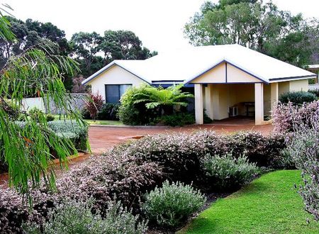 Walpole Bayside Villas - Accommodation Coffs Harbour 4