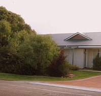 Acacia Grove Holiday House - Accommodation Coffs Harbour