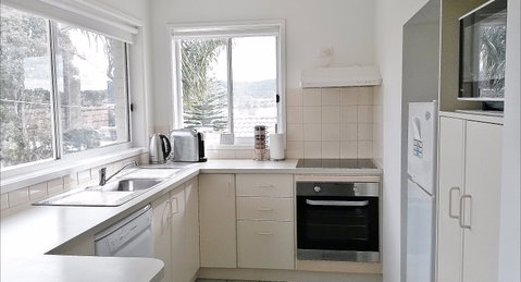 Beachcomber Apartments - Accommodation Coffs Harbour 2