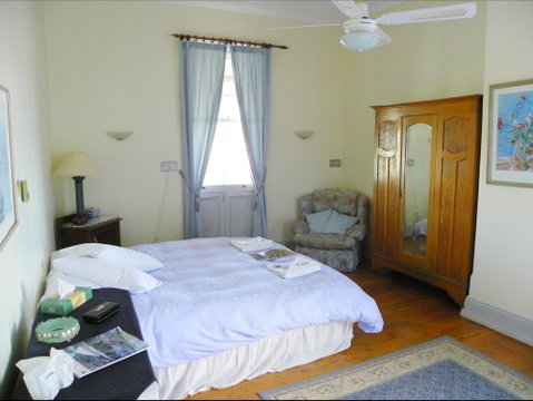 Canowindra Old Vic Inn - Accommodation Coffs Harbour 2