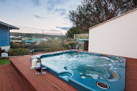 Fragrant Harbour - Accommodation Coffs Harbour 1