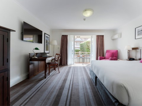 Mercure Canberra - Accommodation Coffs Harbour 2