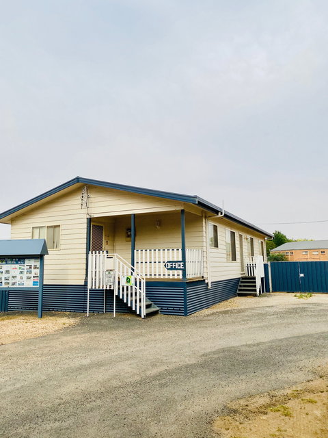 Molong Caravan Park - Accommodation Coffs Harbour 2