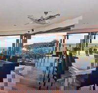 Tangalooma Hilltop Haven - Accommodation Coffs Harbour