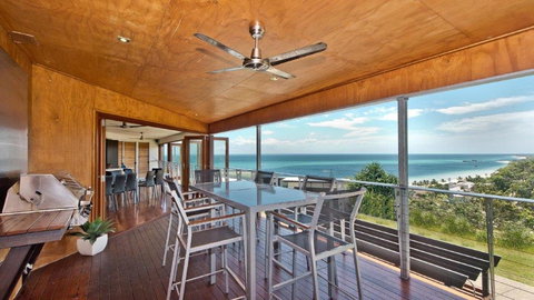 Tangalooma Hilltop Haven - Accommodation Coffs Harbour 1