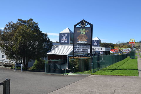 The Oaks Hotel Motel - Accommodation Coffs Harbour 0