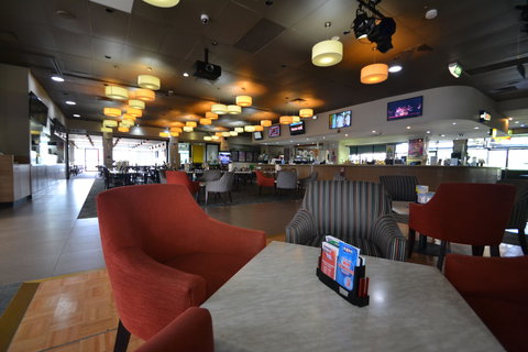 The Oaks Hotel Motel - Accommodation Coffs Harbour 1