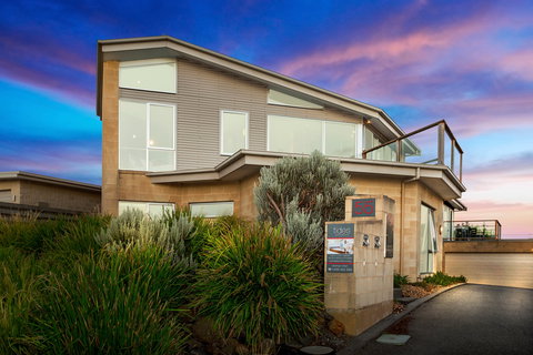 Tides Apartments Port Fairy - Accommodation Coffs Harbour 1