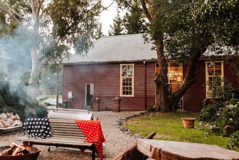 Coolangatta School House - Accommodation Coffs Harbour 0