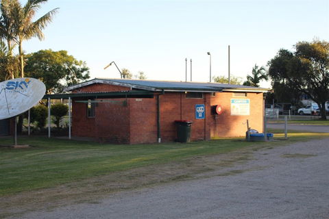 Grafton Greyhound Racing Club Caravan Park - Accommodation Coffs Harbour 0