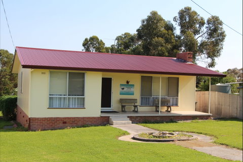 Lady Barron Cottage - Accommodation Coffs Harbour 0