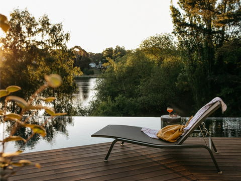 Lake House - Accommodation Coffs Harbour 1