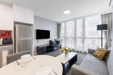 Meriton Suites Adelaide Street, Brisbane - Accommodation Coffs Harbour 2