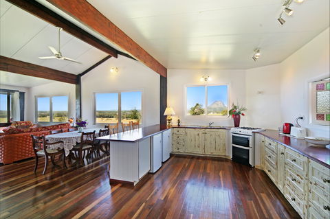 Noosa Avalon Farm Cottages - Accommodation Coffs Harbour 1