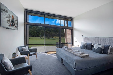 Snohus Two - Accommodation Coffs Harbour 0