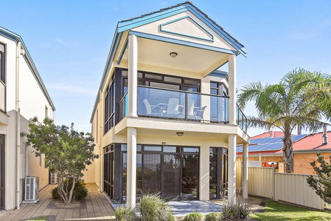 63 Franklin Parade - Accommodation Coffs Harbour 1
