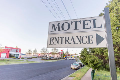 Bathurst Motor Inn - Accommodation Coffs Harbour 0