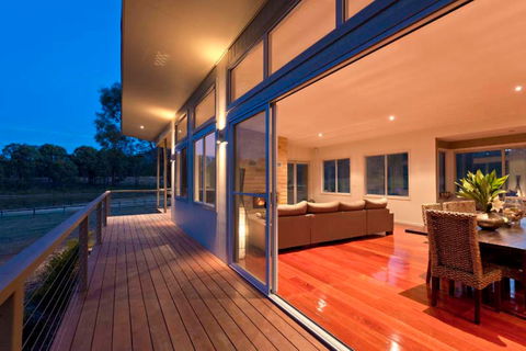 Blue  Cliff Retreat - Accommodation Coffs Harbour 2