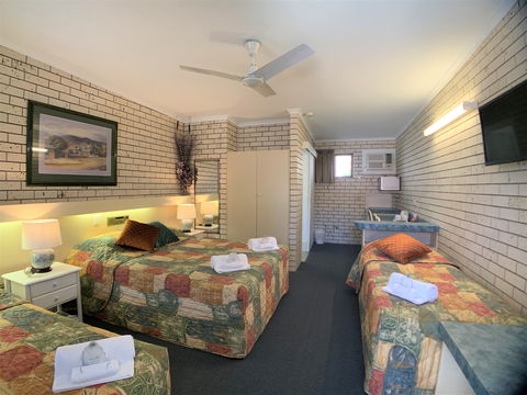 Cara Motel - Accommodation Coffs Harbour 1