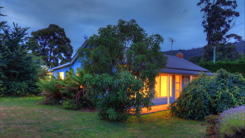 Castaway Cottage - Accommodation Coffs Harbour 0