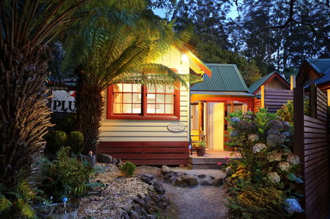 Como Cottages - Accommodation Coffs Harbour 0