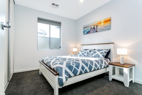 Ella House I - Accommodation Coffs Harbour 2