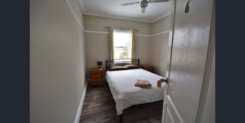 Family Hotel Cootamundra - Accommodation Coffs Harbour 0