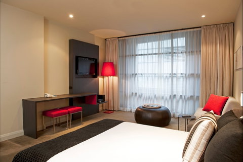 Mantra Hindmarsh Square - Accommodation Coffs Harbour 1