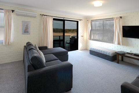 Marcel Towers Holiday Apartments - Accommodation Coffs Harbour 2