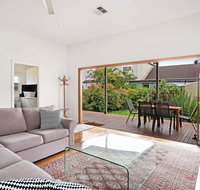 Newcastle Executive Homes - Cooks Hill Cottage - Accommodation Coffs Harbour