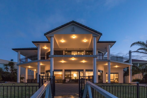 Port Lincoln Marina Luxury Escape - Accommodation Coffs Harbour 0