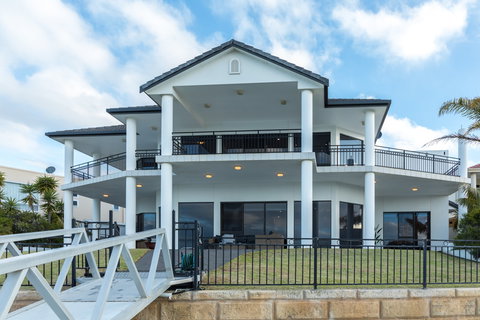 Port Lincoln Marina Luxury Escape - Accommodation Coffs Harbour 1