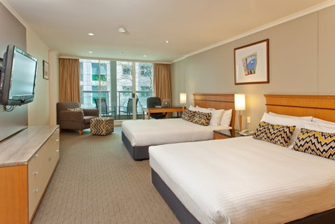 Radisson Hotel And Suites Sydney - Accommodation Coffs Harbour 2