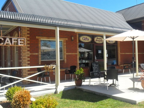 Sheffield Motor Inn - Accommodation Coffs Harbour 2