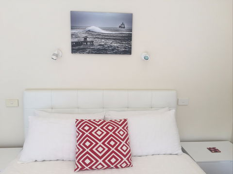 Springtide Studio Apartments - Accommodation Coffs Harbour 0