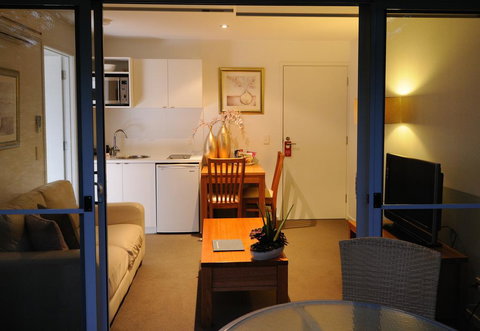 The Victoria Port Fairy - Accommodation Coffs Harbour 6