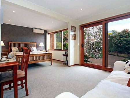 The Courtyard Mt Eliza - Accommodation Coffs Harbour 1