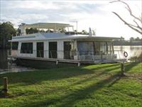 Cloud 9 Houseboats - Accommodation Coffs Harbour 2