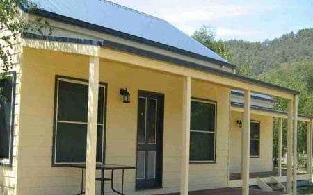 Alpine Valley Cottages - Accommodation Coffs Harbour 1