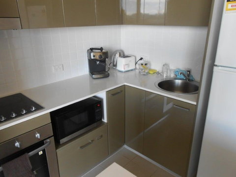 Canberra Wide Apartments - Metropolitan - Accommodation Coffs Harbour 4