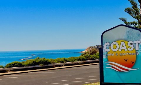 COAST Motel And Apartments - Accommodation Coffs Harbour 2