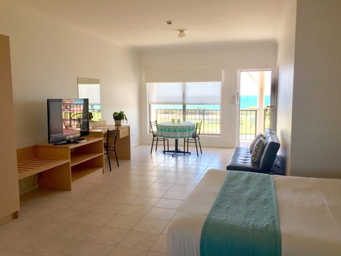 COAST Motel And Apartments - Accommodation Coffs Harbour 6