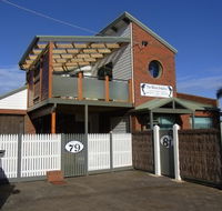 Black Dolphin Townhouse and Apartment - Accommodation Coffs Harbour