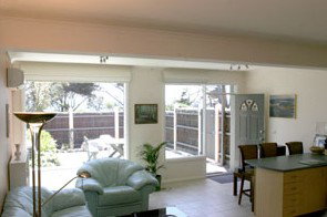 Black Dolphin Townhouse And Apartment - Accommodation Coffs Harbour 2
