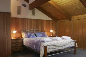 Black Dolphin Townhouse And Apartment - Accommodation Coffs Harbour 3