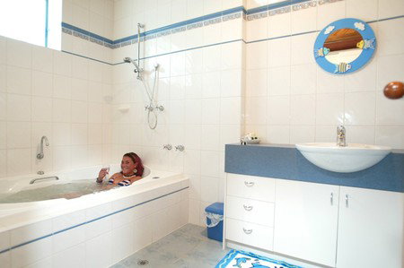 Black Dolphin Townhouse And Apartment - Accommodation Coffs Harbour 4