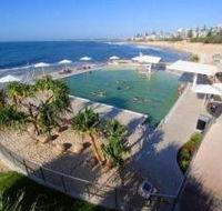 Kings Beach - Beachfront Salt Water Pool - Accommodation Coffs Harbour