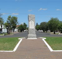 War Memorial and Heroes Avenue - Accommodation Coffs Harbour