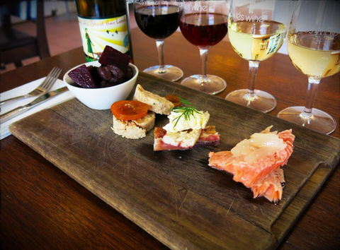 Fowles Wine - Accommodation Coffs Harbour 1